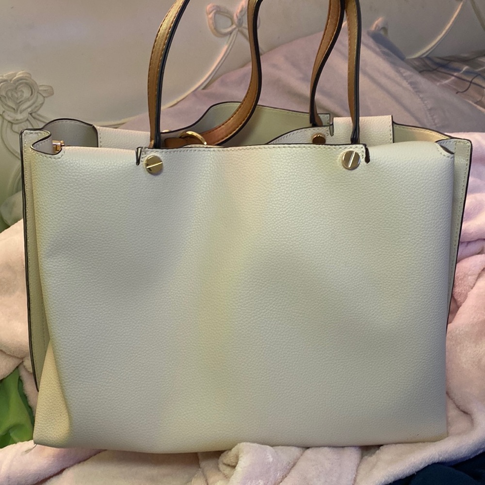 Tan tote purse